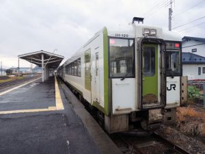 花輪線の名物駅、十和田南駅で方向転換