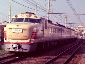キハ81系を先頭にした特急くろしお