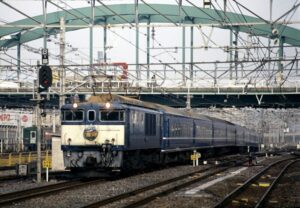 寝台特急鳥海・EF64-1000
