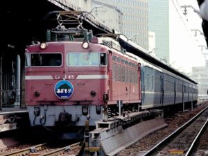 臨時寝台急行あおもり号・EF81大阪駅