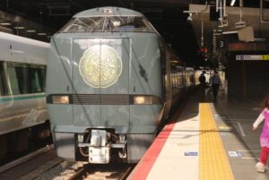 特急まほろば悠久編成